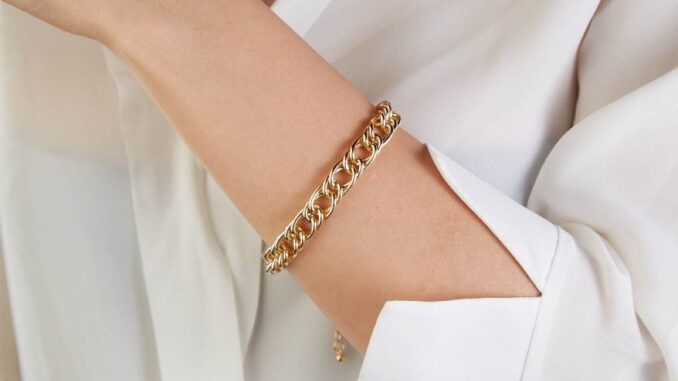 Goldschmuck verkörpert zeitlose Eleganz über Generationen hinweg